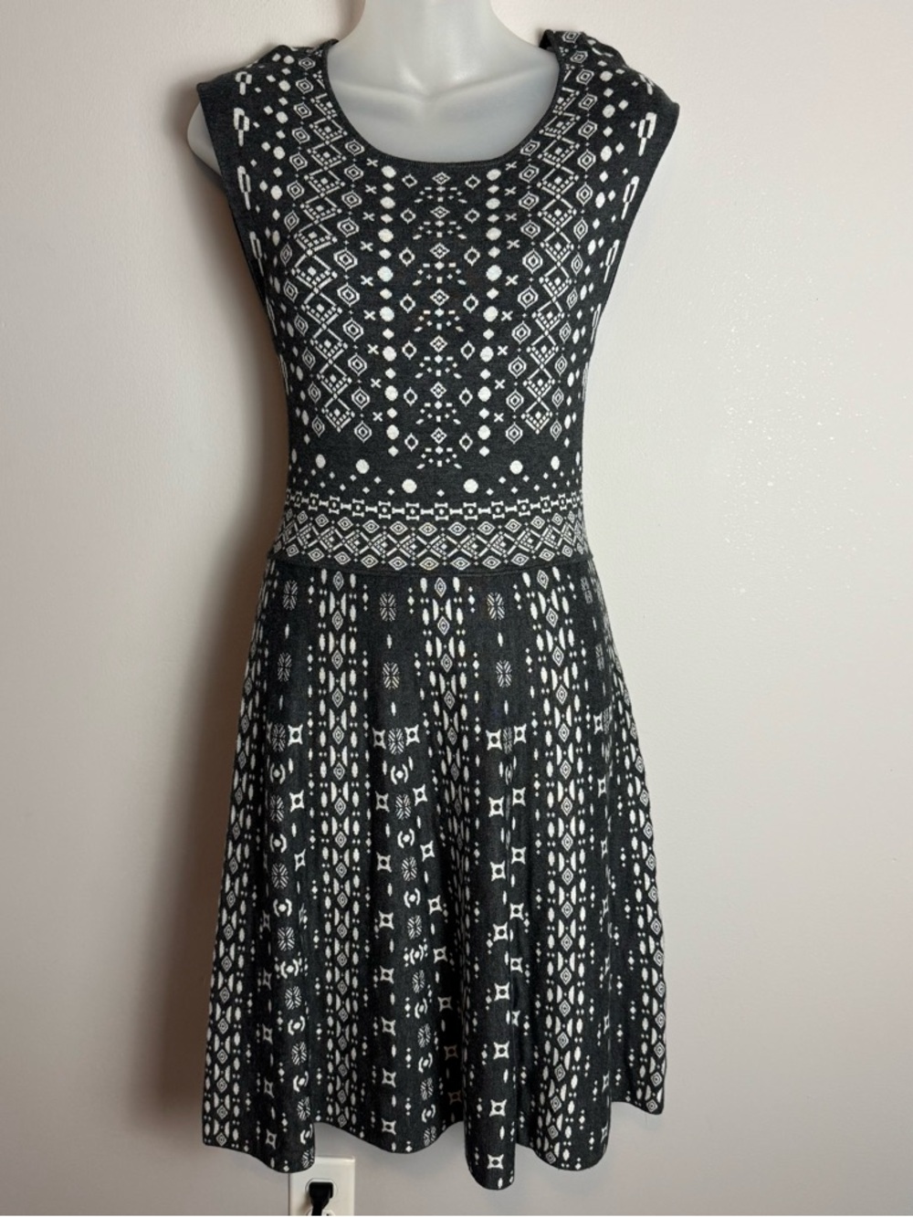 41 Hawthorn NWT Alivia Black And White Midi Length Sweater Dress Size Small - Picture 1 of 8